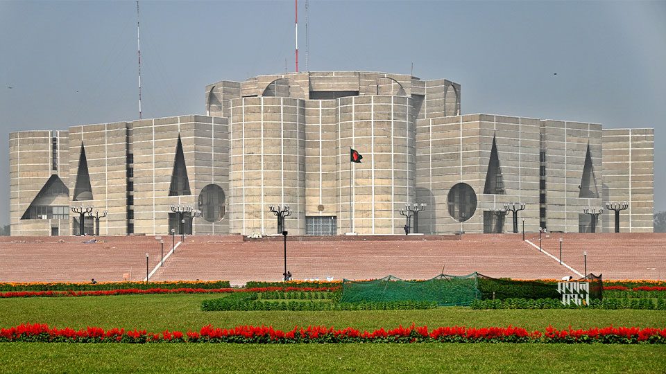 ভোটের মাঠে সেনাসহ আইনশৃঙ্খলা বাহিনী