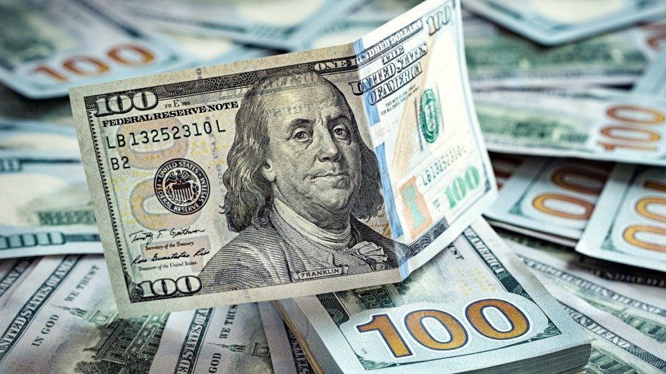 ১০ দিনেই ১ বিলিয়ন ডলার কিনল বাংলাদেশ ব্যংক