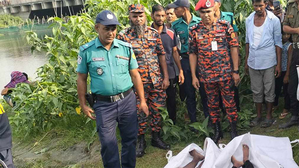 উত্তরার ১৬ নম্বর সেক্টরের লেক থেকে দুই স্কুল শিক্ষার্থীর লাশ উদ্ধার করেছে পুলিশ।