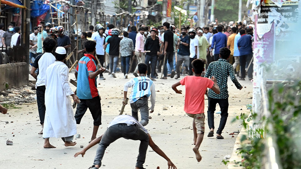 ঢাকা বিভিন্ন স্থানে রবিবার সংঘাত-সংঘর্ষের ঘটনা ঘটেছে। ছবি : সকাল সন্ধ্যা