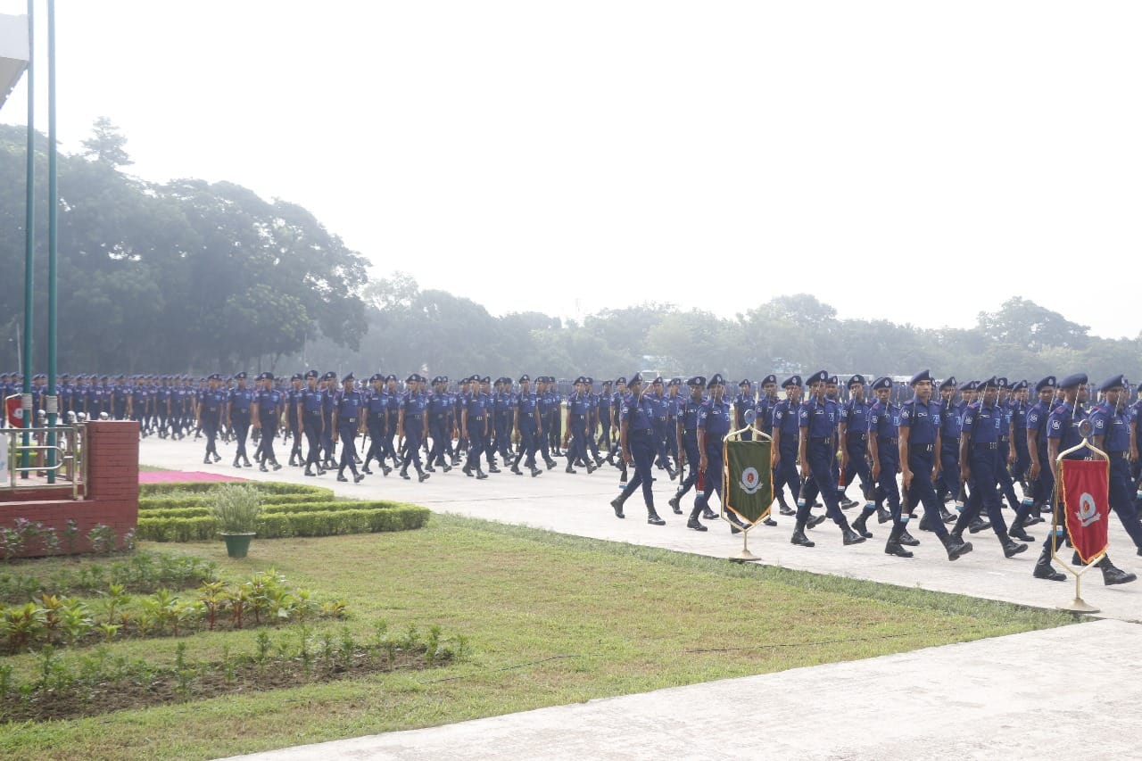 সারদা পুলিশ একাডেমিতে প্রশিক্ষণ শেষে পাসিং আউট প্যারেডে পুলিশ সদস্যরা। ফাইল ছবি