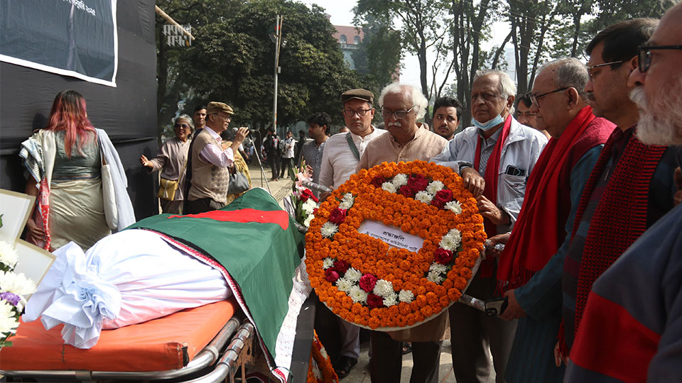 আনিসুর রহমানের প্রতি শ্রদ্ধা জানান বাংলাদেশের কমিউনিস্ট পার্টির (সিপিবি) সদস্যরাও। ছবি : হারুন-অর-রশীদ