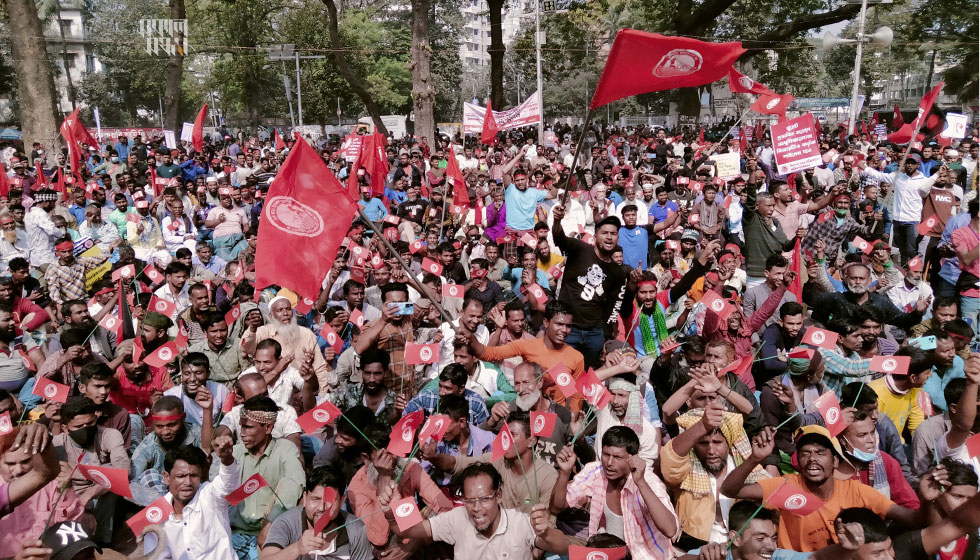 ‘শ্রমজীবী মানুষের অধিকার প্রতিষ্ঠায় শোষণহীন রাষ্ট্র গড়ো’ স্লোগানে মঙ্গলবার রিকশা-ভ্যান-ইজিবাইক শ্রমিক ইউনিয়নের দ্বিতীয় জাতীয় সম্মেলন অনুষ্ঠিত হয়। ছবি : হারুন-অর-রশীদ