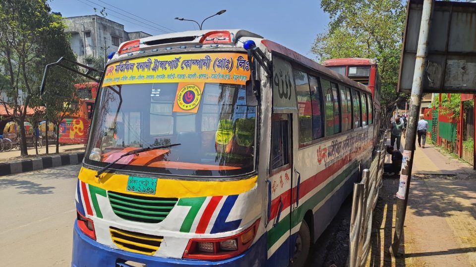 ঢাকার ৬ নম্বর রুটের বাস নিয়ে অনেক স্মৃতি যাত্রীদের।