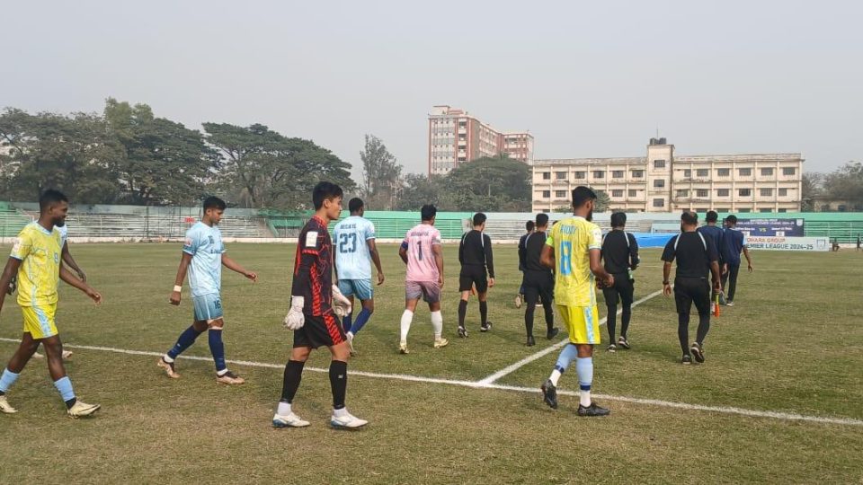 আবাহনীর গোলরক্ষক মিতুলের কারণে জিততে পারেনি ব্রাদার্স। ছবি: বাফুফে