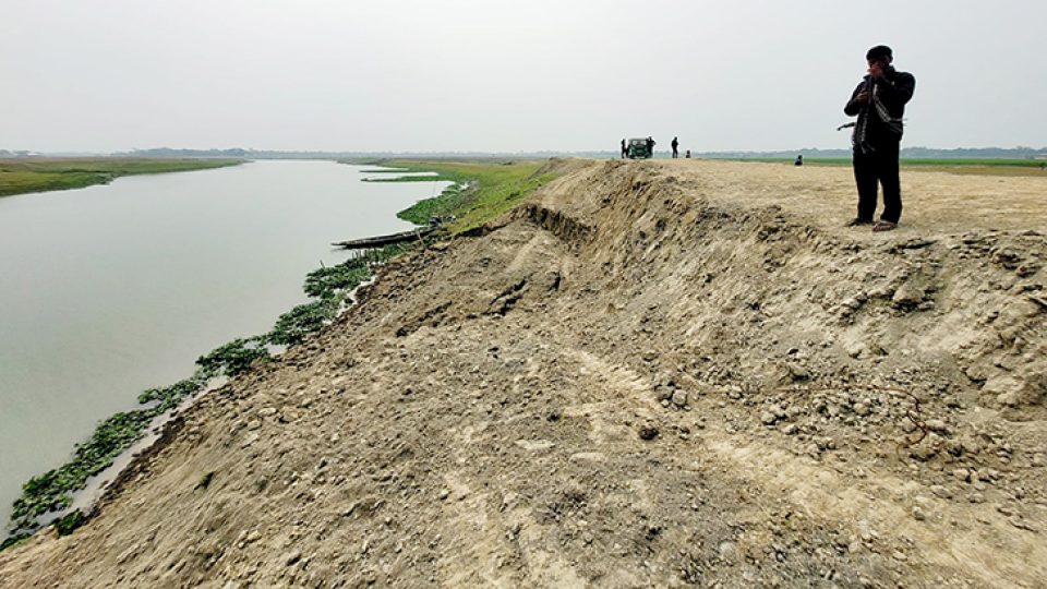 সুনামগঞ্জের জগন্নাথপুর উপজেলায় হাওরের বাঁধ সংস্কারের কাজ এখনও শেষ হয়নি।